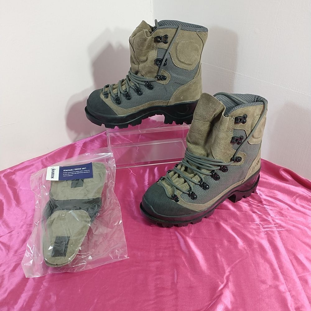 BATES MENS SZ 6R TORA BORA ALPINE HIKING BOOTS MODEL #E03600C